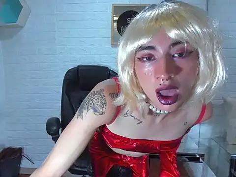 Snapshot of Mila_Leon chatting on October 3, 2025, 4:20 am Mila Leon online show from October 3, 2025, 4:20 am