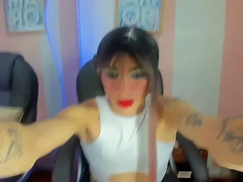 Snapshot of Mila_Leon chatting on November 8, 2025, 1:39 am Mila Leon online show from November 8, 2025, 1:39 am