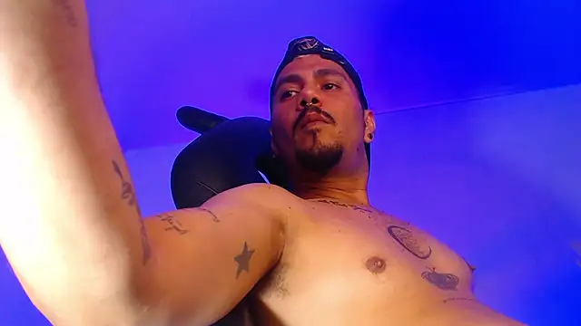 GSUS PATRICK online show from October 21, 2025, 1:17 am