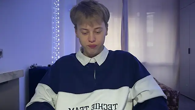 Snapshot of _bee_boy_ chatting on October 8, 2025, 2:58 pm bee boy online show from October 8, 2025, 2:58 pm