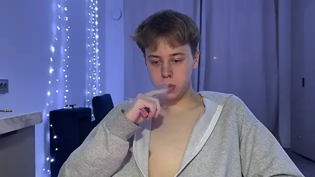 Snapshot of _bee_boy_ chatting on October 11, 2025, 4:05 pm bee boy online show from October 11, 2025, 4:05 pm