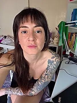 dandanbarr online show from November 18, 2025, 4:22 pm