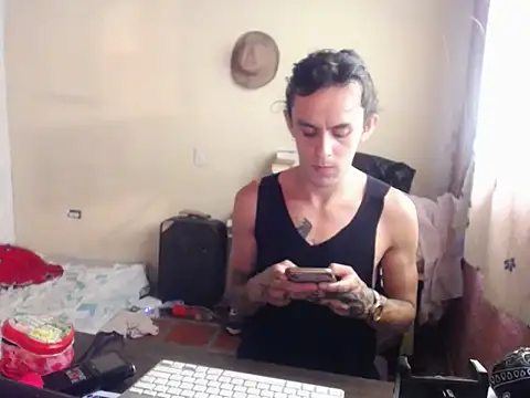 monroedelrey online show from October 24, 2025, 4:47 pm