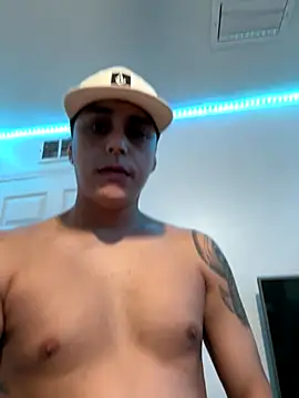 Snapshot of Tudiablo777 chatting on October 31, 2025, 11:28 pm Tudiablo777 online show from October 31, 2025, 11:28 pm