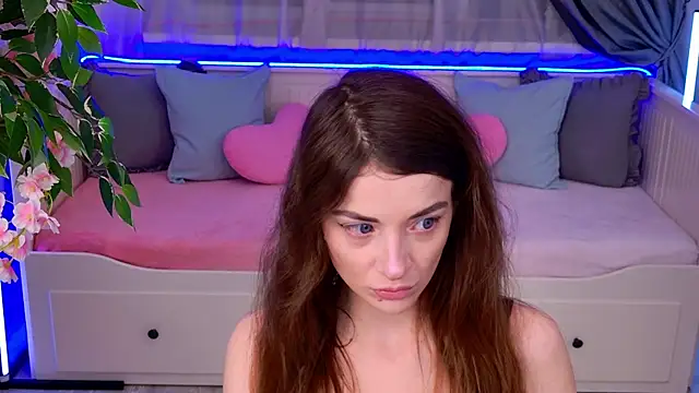 NikkaBush online show from October 21, 2025, 5:19 am