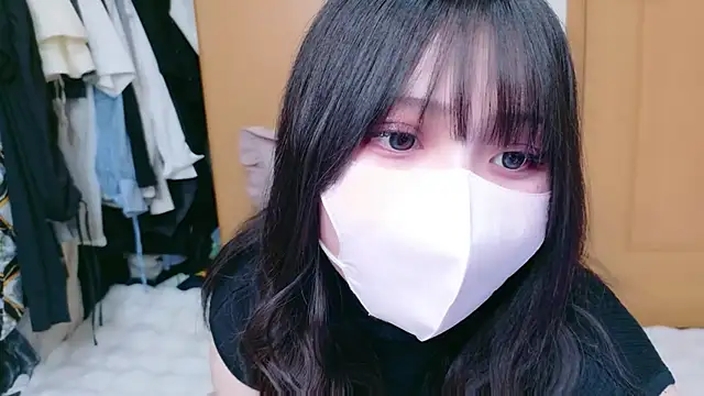 YUKINA 00 online show from July 8, 2026, 11:37 am