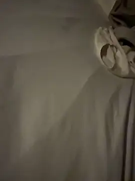 heet1998 online show from April 13, 2026, 4:40 am