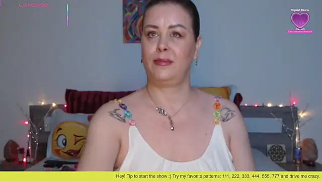 1Felicity1 online show from October 27, 2025, 5:11 am