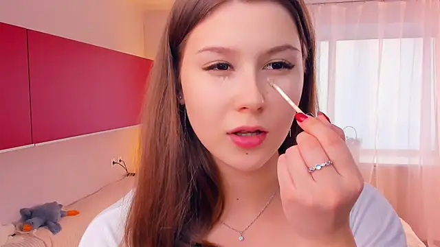 Snapshot of MondoNeko chatting on November 5, 2025, 7:08 am MondoNeko online show from November 5, 2025, 7:08 am