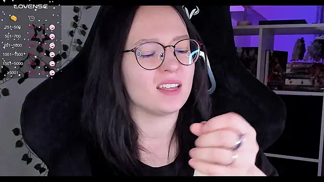 Snapshot of power_robynn chatting on October 9, 2025, 4:49 pm power robynn online show from October 9, 2025, 4:49 pm