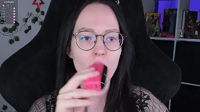 Snapshot of power_robynn chatting on October 19, 2025, 3:34 pm power robynn online show from October 19, 2025, 3:34 pm