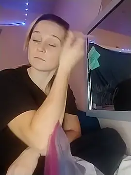 Snapshot of Queen2454 chatting on October 20, 2025, 7:58 pm Queen2454 online show from October 20, 2025, 7:58 pm