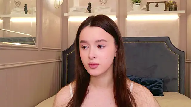 Snapshot of EvaSwen chatting on June 22, 2026, 10:56 am EvaSwen online show from June 22, 2026, 10:56 am