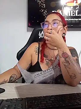 Snapshot of rojita-rojita chatting on November 4, 2025, 5:17 am rojita-rojita online show from November 4, 2025, 5:17 am