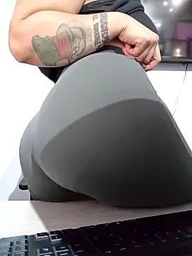 Snapshot of rojita-rojita chatting on December 18, 2025, 6:41 am rojita-rojita online show from December 18, 2025, 6:41 am