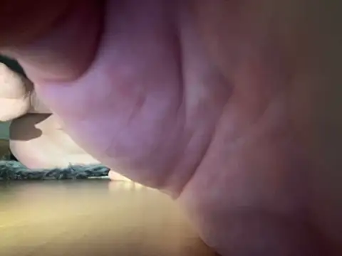 cuteboy19xxx online show from April 4, 2026, 9:45 pm