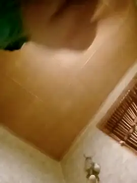 Apeesynka55211 online show from December 3, 2025, 9:02 pm