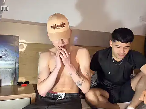 Snapshot of strongManLatino chatting on February 16, 2026, 3:24 am strongManLatino online show from February 16, 2026, 3:24 am