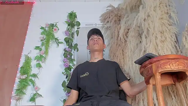 Snapshot of milo_crave chatting on September 30, 2025, 8:25 pm milo crave online show from September 30, 2025, 8:25 pm