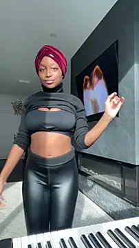 tia   fox online show from December 1, 2025, 5:40 pm