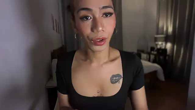 TsManikaXx online show from April 3, 2026, 12:47 pm