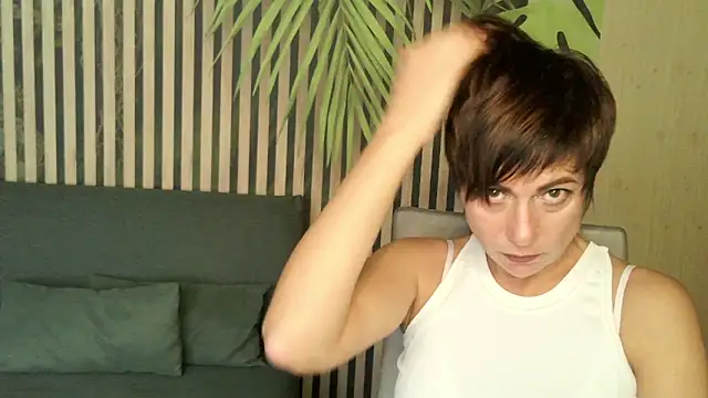 Snapshot of Ashley_Brookss chatting on October 18, 2025, 6:48 am Ashley Brookss online show from October 18, 2025, 6:48 am