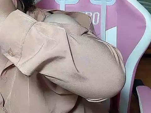 Snapshot of Sunna104 chatting on March 30, 2026, 12:06 pm Sunna104 online show from March 30, 2026, 12:06 pm