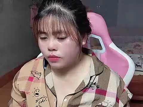 Snapshot of Sunna104 chatting on April 7, 2026, 5:41 am Sunna104 online show from April 7, 2026, 5:41 am