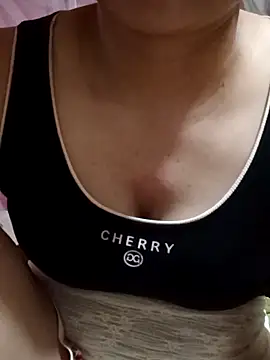 Moue-angel online show from October 6, 2025, 6:49 pm