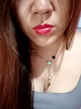 Moue-angel online show from October 18, 2025, 6:26 am