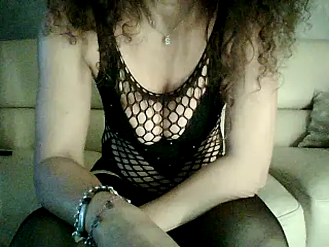 Bruna78 online show from October 28, 2025, 8:11 pm