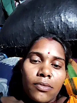 Katrina kaif143 online show from November 4, 2025, 3:33 pm