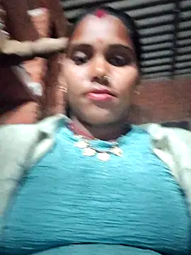 Katrina kaif143 online show from December 18, 2025, 2:34 pm