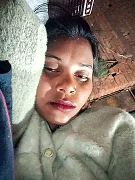 Katrina kaif143 online show from January 13, 2026, 9:42 pm