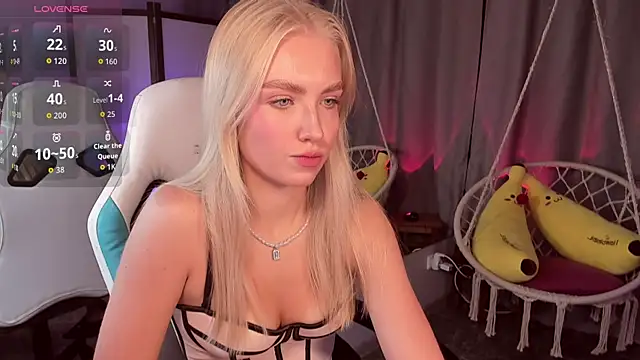 TessaGrays online show from October 15, 2025, 8:36 am