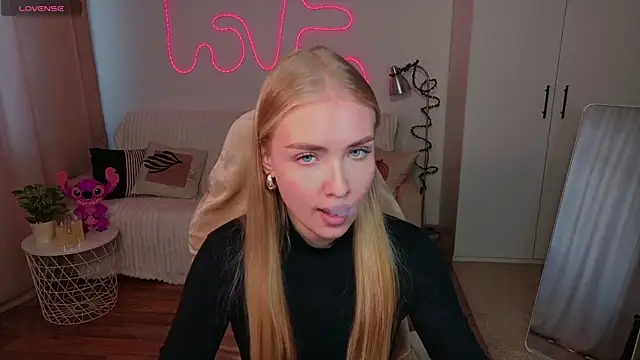 Snapshot of TessaGrays chatting on May 12, 2026, 12:35 pm TessaGrays online show from May 12, 2026, 12:35 pm
