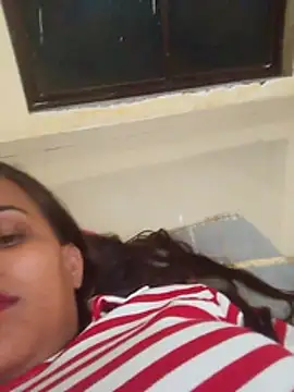 Snapshot of Naughtysilk chatting on October 24, 2025, 10:17 pm Naughtysilk online show from October 24, 2025, 10:17 pm