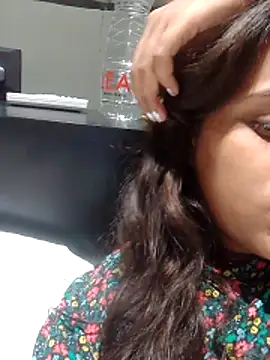 Snapshot of Naughtysilk chatting on October 26, 2025, 5:08 pm Naughtysilk online show from October 26, 2025, 5:08 pm