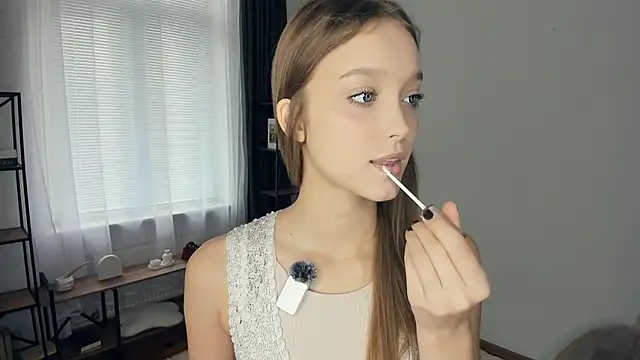 SerrenaAa online show from October 18, 2025, 8:26 am