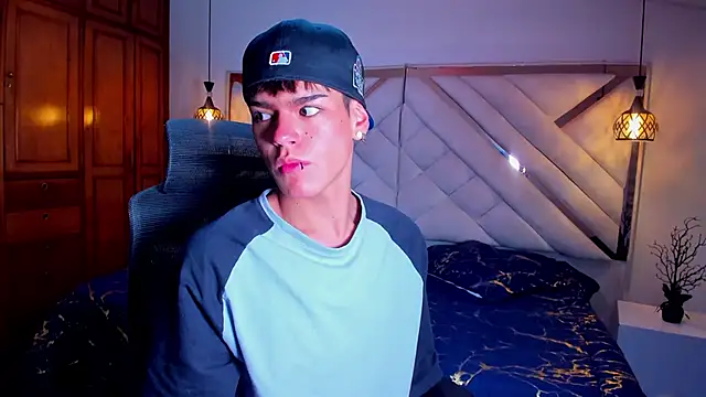 Snapshot of kevienmiet chatting on September 30, 2025, 11:15 am kevienmiet online show from September 30, 2025, 11:15 am