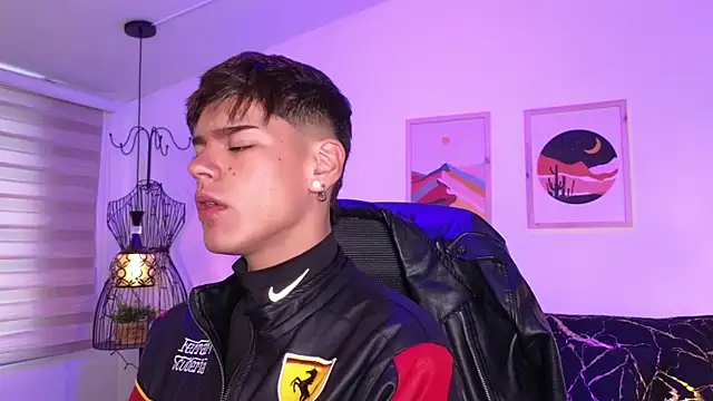 Snapshot of kevienmiet chatting on October 3, 2025, 11:18 am kevienmiet online show from October 3, 2025, 11:18 am