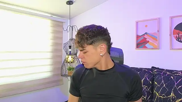 Snapshot of kevienmiet chatting on October 9, 2025, 11:30 am kevienmiet online show from October 9, 2025, 11:30 am