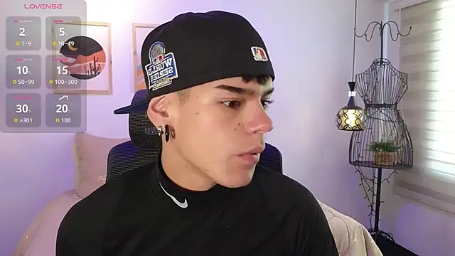 Snapshot of kevienmiet chatting on October 27, 2025, 11:47 am kevienmiet online show from October 27, 2025, 11:47 am