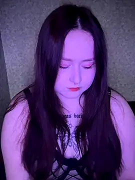 Snapshot of BambiGlow chatting on October 3, 2025, 5:59 am BambiGlow online show from October 3, 2025, 5:59 am