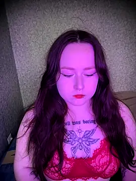 Snapshot of BambiGlow chatting on October 7, 2025, 5:59 am BambiGlow online show from October 7, 2025, 5:59 am