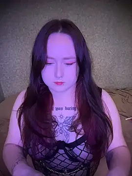 Snapshot of BambiGlow chatting on October 20, 2025, 7:31 am BambiGlow online show from October 20, 2025, 7:31 am