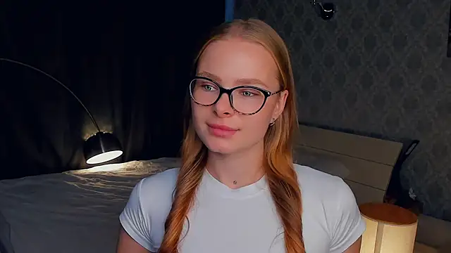 LibbyVenzeio online show from October 18, 2025, 7:20 am