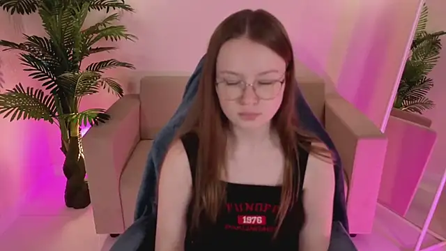 SirenaBlessing online show from October 3, 2025, 1:24 am