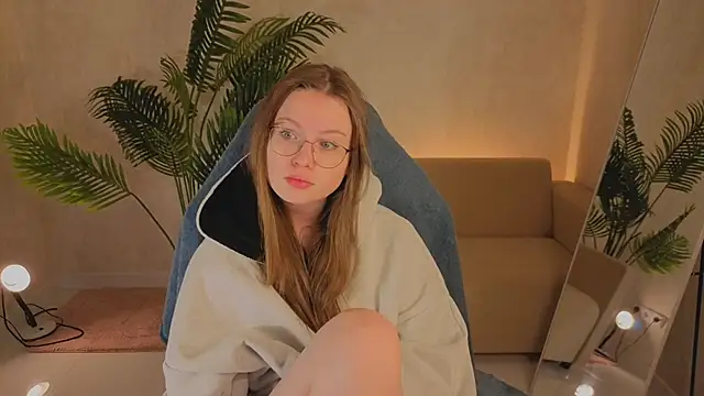 SirenaBlessing online show from November 13, 2025, 1:26 am