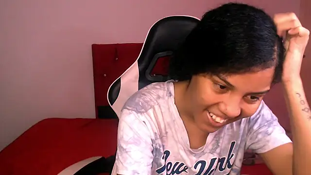 Snapshot of Tainara_ebony chatting on October 20, 2025, 7:14 pm Tainara ebony online show from October 20, 2025, 7:14 pm